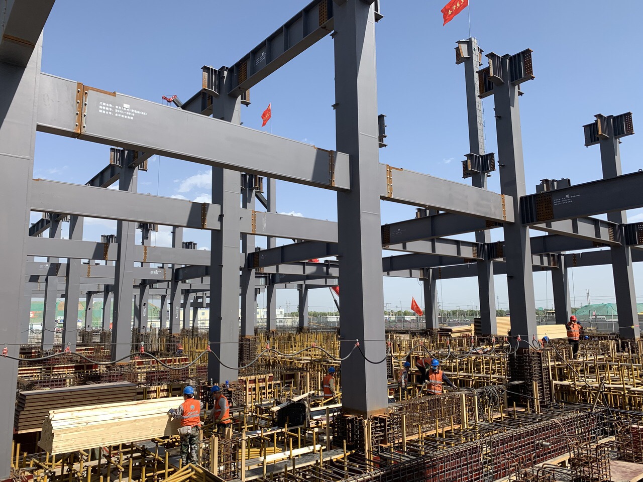 MAO Weiming, chairman of State Grid, went to Xiongan New Area and visited the construction site of 220kv substation project in Ju village.